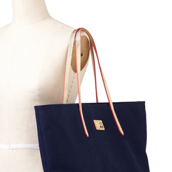 Lilly Pulitzer Handbags - Lilly Pulitzer True Navy Tote